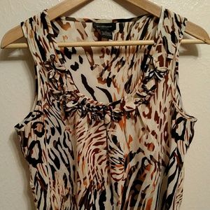 Animal print top, medium, Spense, neckline details